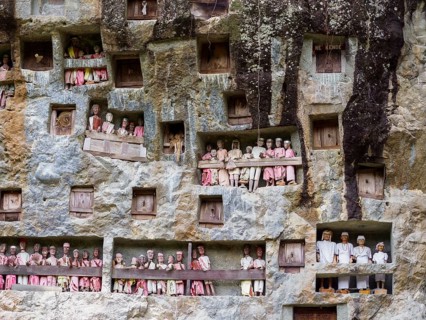 Ancient tombs, rock tombs, Lemo, Tana Toraja, Sulawesi, Indonesia, Asia