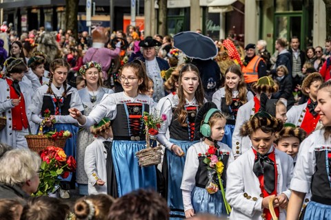 Parade of historically costumed guildsmen, Sechseläuten or Sächsilüüte, Zurich Spring Festival,