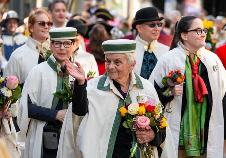 Parade of historically costumed guildsmen, Sechseläuten or Sächsilüüte, Zurich Spring Festival,