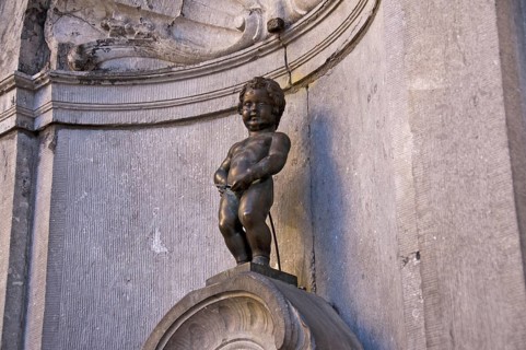 Manneken Pis, also Petit Julien, fountain figure of a urinating boy, sculptor Hieronimus Duquesnoy,