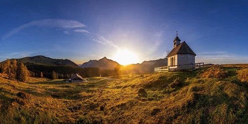 Sunrise on the Postalm with the Postalm chapel, Osterhorn group, Salzkammergut, Salzburg province,
