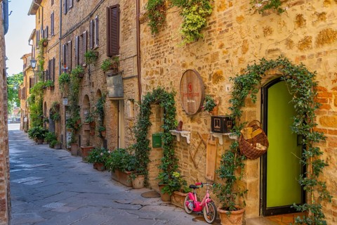 Typical townscape, Pienza, Val d'Orcia, Orcia Valley, UNESCO World Heritage Site, Siena Province,