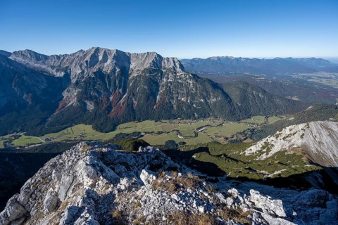 View at the summit of the Große Arnspitze, mountain panorama with Karwendel mountains, autumnal