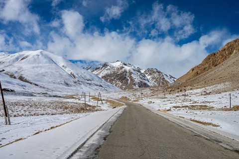 Winter Pamir Highway, Khorugh, Gorno-Badakhshan Province, Tajikistan, Central Asia, Asia