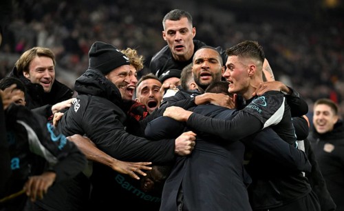 Unrestrained goal celebration in stoppage time, Coach Xabi Alonso Bayer 04 Leverkusen Patrik Schick