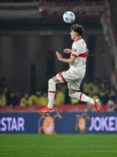 Ameen Al-Dakhil VfB Stuttgart (02) Action on the ball MHPArena, MHP Arena Stuttgart,