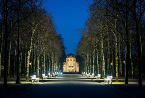 The light benches by artist Stefan Sous in the Hofgarten, entitled UV-A UV-B, 14 completely