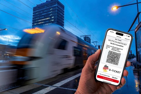 Symbolic image of Deutschlandticket, new from 2025 for 58 euros per month, ticket on mobile phone
