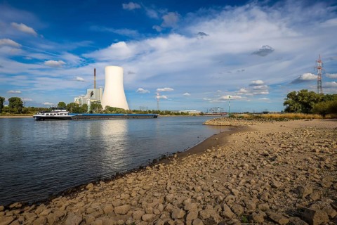 Rheinberg, Duisburg, North Rhine-Westphalia, Germany, Dry, stony riverbed in the Rhine with STEAG