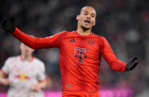 Leroy Sane FC Bayern Muenchen FCB (10) Disappointment disappointed after missed goal opportunity