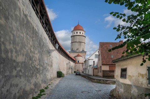 Medieval town wall, behind the Deininger Tor, rebuilt after a fire between 1516 and 1517, Löpsinger