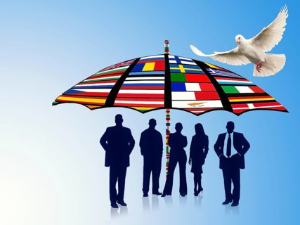 Symbolic image, dove of peace, peoples, flags, international understanding, peace, threat of war,