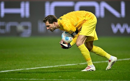 Goalkeeper Kevin Trapp Eintracht Frankfurt SGE (01) Action Voith-Arena, Heidenheim,