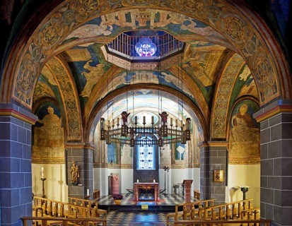 St. Maria and Clemens, Romanesque double church, lower church, view into the choir with ceiling