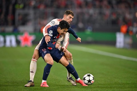 tackle, action, foul, Leon Goretzka FC Bayern München FCB (08) v Kang-in Lee FC Paris Saint-Germain