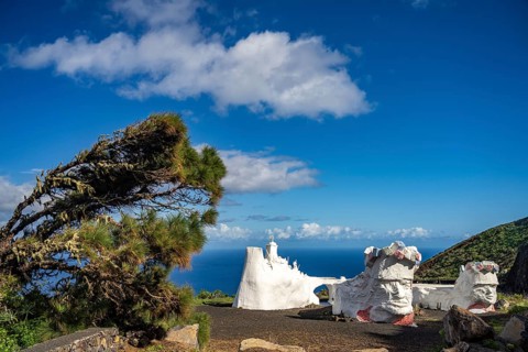 White sculpture made of scrap metal and plaster Homenaje a La Bajada near Valverde, capital of the