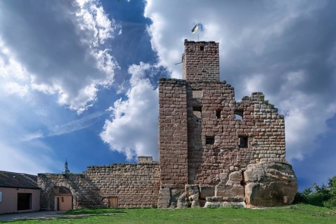 Hilpoltstein castle ruins, built around 1220 to 1230, Maria-Dorothea-Straße 5, 7, Hiltpoltstein,
