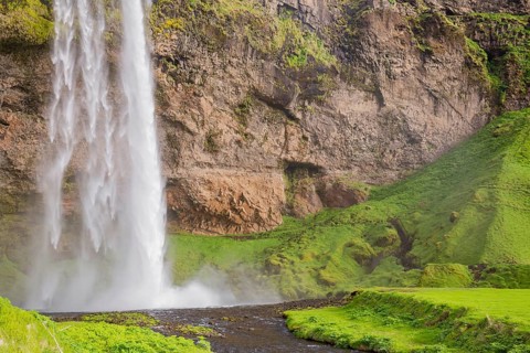 Waterfall Seljalandsfoss, 60 m high, located in southern iceland