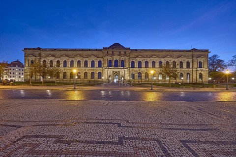 Semper Gallery, architectural style Neo-Renaissance, architect Gottfried Semper, long gallery, art