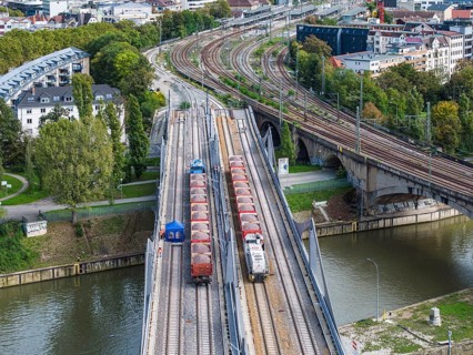 Load test on the Neckar Bridge, aerial view. Due to the unusual design, dimensional checks are