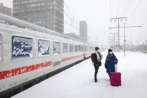 Essen, North Rhine-Westphalia, Germany - Onset of winter in the Ruhr area, Essen railway station,