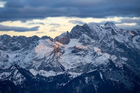 Wetterstein ridge with Partenkirchner Dreitorspitze, Meillerhütte and Schachenhaus, mountain peak