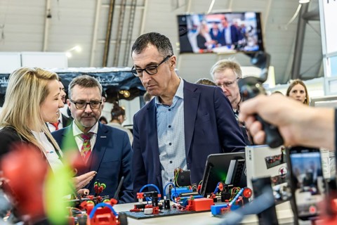 Education Minister Cem Özdemir visits Europe's largest education trade fair in Stuttgart. Here at