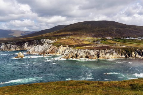 Rugged cliffs, chalk cliffs, Ashleam Bay, Portnahally Bay, panoramic Atlantic Drive, Achill Island,