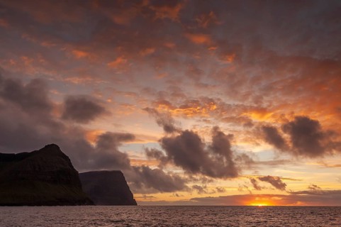 View from Vidareidi, Vidoy Island, Viðareiði, Viðoy Island to Borðoy and Kunoy, sunset, Faroe