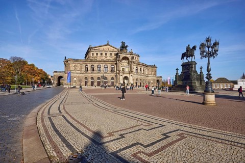 Semperoper, Opera House of the Dresden State Opera, architectural style Neo-Renaissance, architect