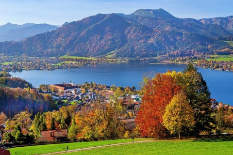 Panorama of the village and lake with the monastery castle in autumn, Tegernsee, Tegernsee,