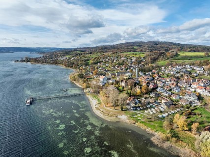 Aerial view of the municipality of Gaienhofen on the south side of the Höri peninsula with the