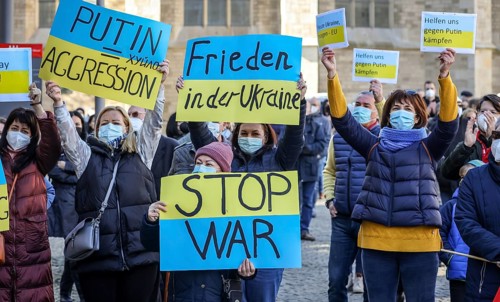 Wesel, North Rhine-Westphalia, Germany, Demonstration against Putin's war in Ukraine. Peace