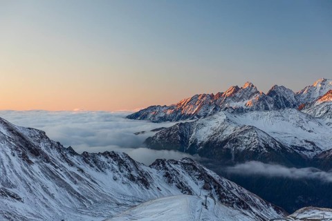 View from the Hochtor on the Grossglockner High Alpine Road to the surrounding mountains