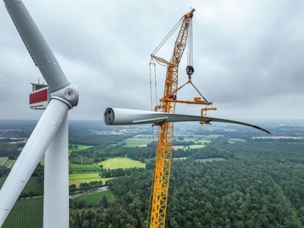 Dorsten, North Rhine-Westphalia, Germany, construction of a wind turbine. A large mobile crane