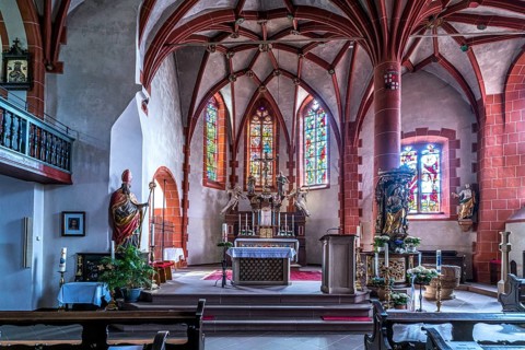 Interior of the Catholic parish church of St Martin in the Ediger district, Ediger-Eller,