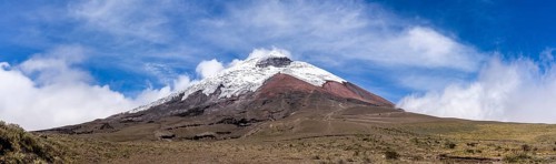 Cotopaxi seen from the high plain, Cotopaxi, Cotopaxi National Park, Latacunga, Ecuador, South