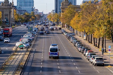 Road traffic on the main street, Straße des 17. Juni, Berlin, Germany, Europe
