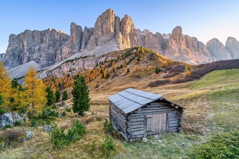 Hut in front of Sella Group, Gardena Pass, Passo Gardena, autumn, Sella Group, Dolomites, Bolzano,