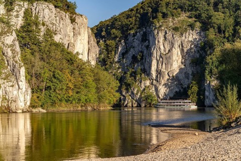 Excursion boat in the Weltenburger Enge, Danube gorge near Weltenburg, Bavaria, Germany, Europe