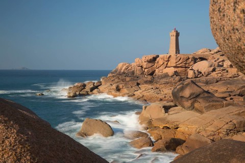Lighthouse Mean Ruz at Ploumanac'h, Côtes d'Armor in the last evening light