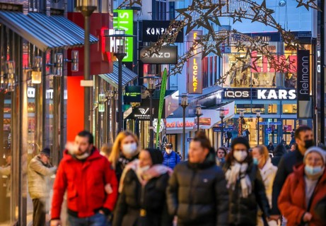 Essen, North Rhine-Westphalia, Germany - 2G Shopping in Essen city centre during the coronavirus