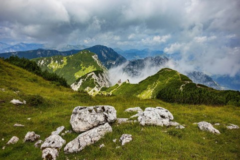 Hiking trail to the Gamsfeld with a view of the Osterhorn group, Russbach, Salzkammergut, Salzburg