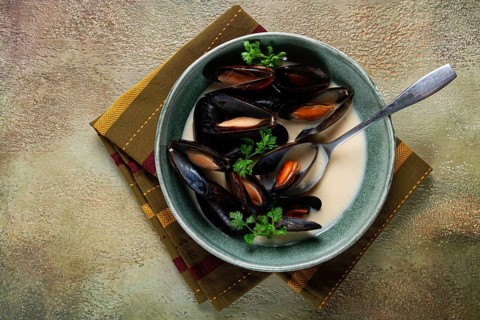 Mussels in shells, in creamy garlic sauce, mussels in bechamel sauce, homemade, no people