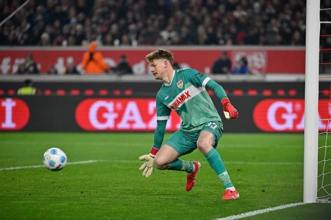 Goalkeeper Alexander Nübel VfB Stuttgart (33) Action on the ball MHPArena, MHP Arena Stuttgart,