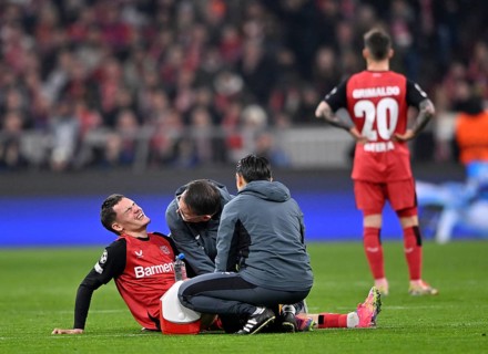 Florian Wirtz Bayer 04 Leverkusen (10) Injury Injury Coach Alejandro Grimaldo Bayer 04 Leverkusen