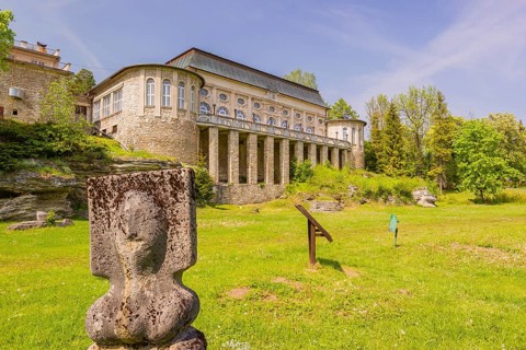 The Historical White House in Vyšné Ružbachy Spa, Slovakia from 1931 offers a dining room is for