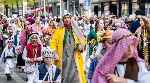 Parade of historically costumed guildsmen, Sechseläuten or Sächsilüüte, Zurich Spring Festival,
