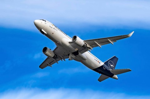 Aircraft Lufthansa, D-AIZR, Airbus A320-200