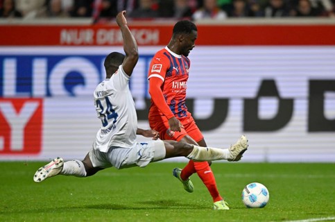 Goal kick Action Goal chance Penalty area scene, Goal area scene Sirlod Conteh 1. FC Heidenheim